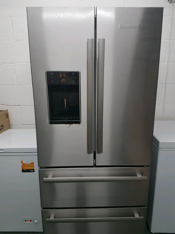 Blomberg American Style Plumbed In Fridge Freezer Silver in Llanishen