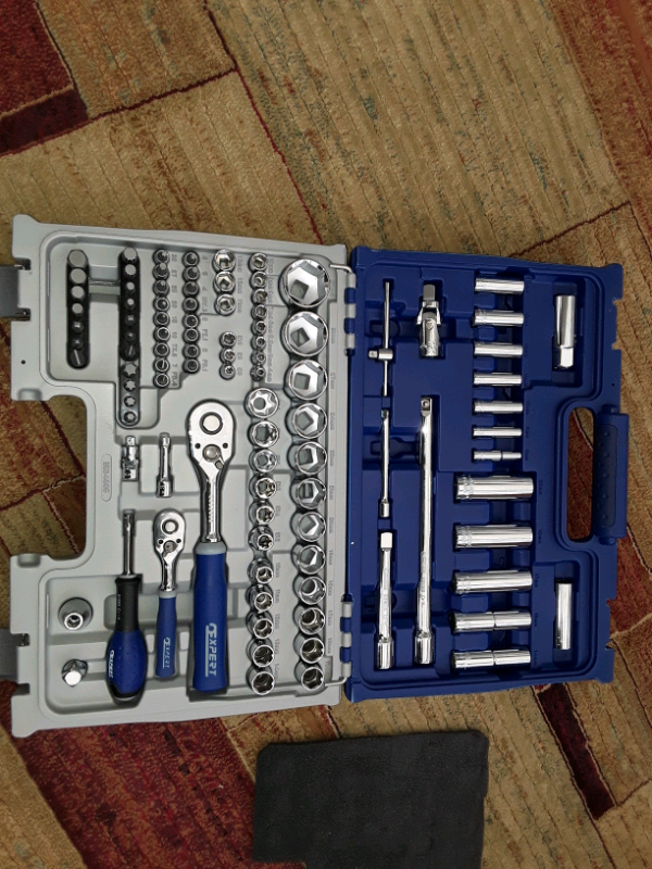 Britool expert 1/4 & 1/2 drive 98 piece socket set in Chatteris