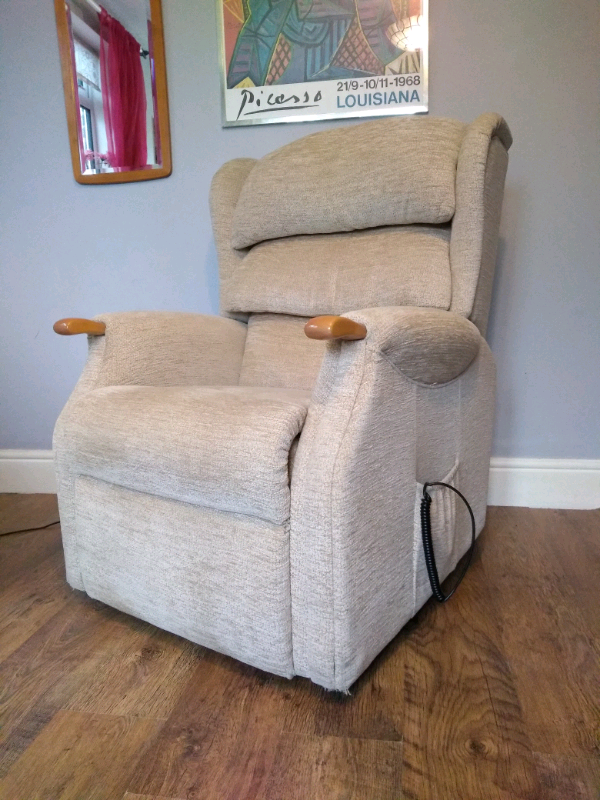 HSL Celebrity Linton Riser Recliner Duel Motor Electric Moblity Armch