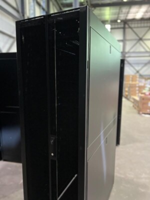 Grade B APC Fully Enclosed Server Rack AR3300