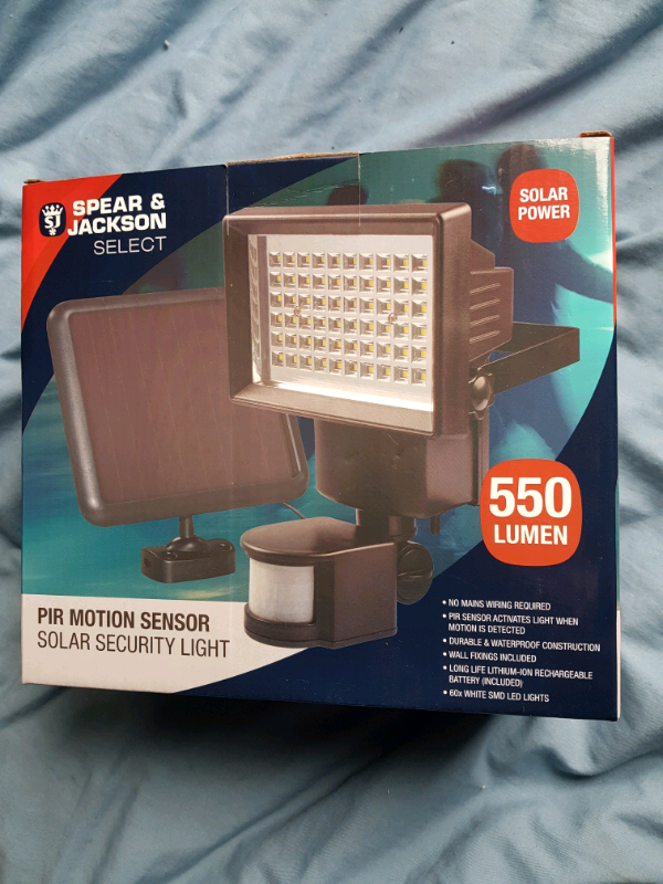 SPEAR & JACKSON PIR MOTION SENSOR SOLAR SECURITY LIGHT in Gosport