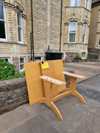 Free extendable solid wood table