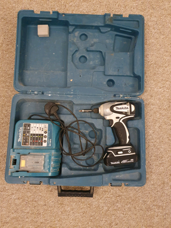 makita 18v impact drill & matching combi dril in Kirkby, Merseyside