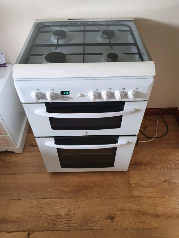 White indesit 60cm double oven gas cooker in Belfast City Centre