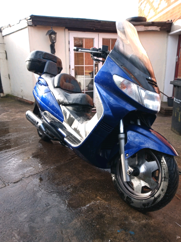 Suzuki maxi scooter