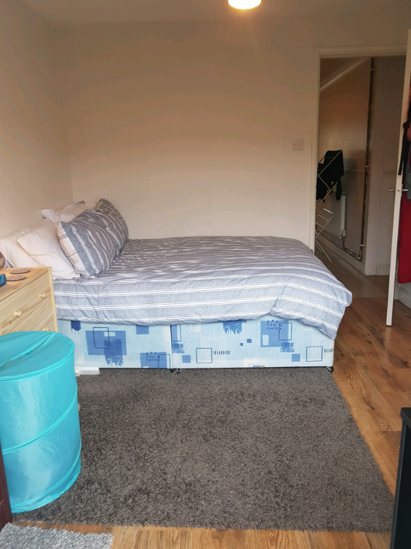 Amazing large double room to rent in Coffee Hall area in Milton