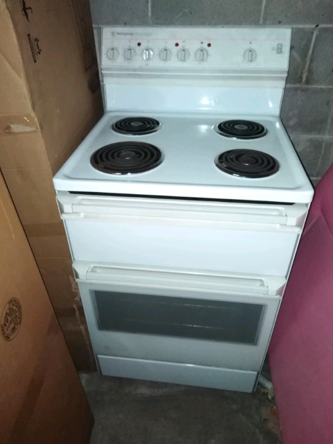 Westinghouse Silhouette Freestanding Electrical Oven 47 Stove