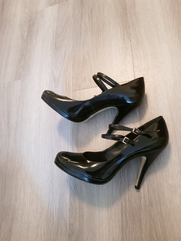 carvela heels black