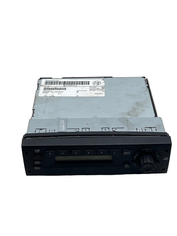 3825122C1 Genuine International Radio AM FM WB