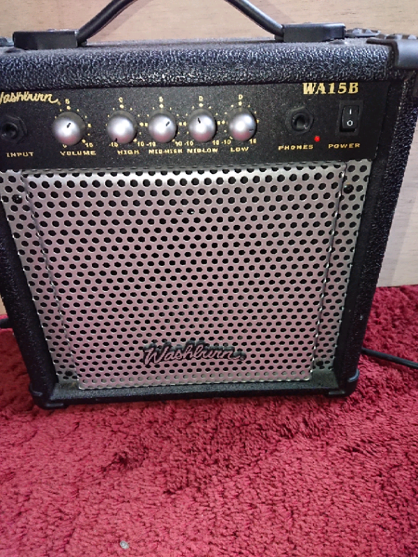 REDUCED 6/10 washburn 15w amplifier guitar amp in Brighton, East