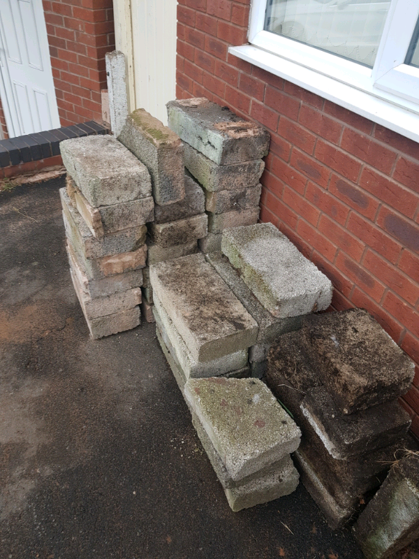 Shed base breeze blocks