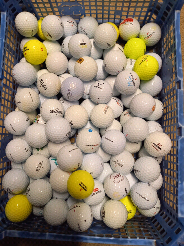 100 mixed golf balls. £25. in Cardiff Gumtree