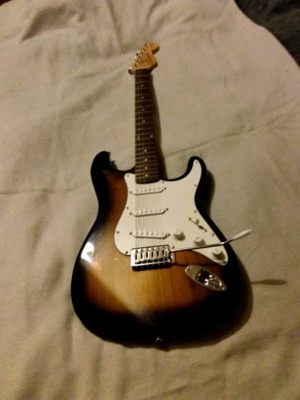 TANGLEWOOD NEVADA FST 32K ELECTRIC GUITAR IN EXCELLENT CONDITION. | in