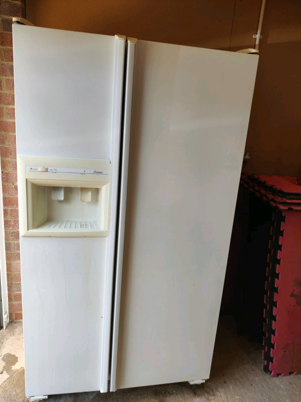 Amana double door American style fridge freezer good clean working con