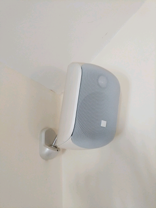 Bowers and Wilkins M1 speakers with wall mounts (white) in Retford