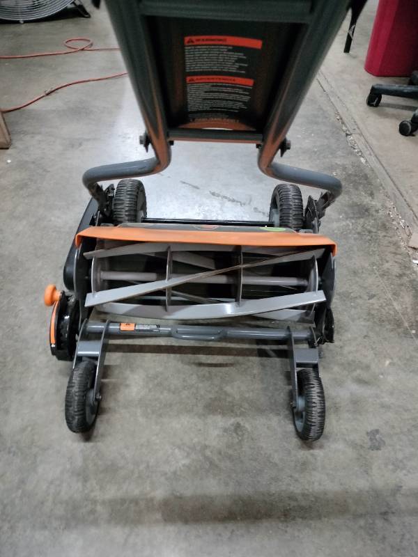 Fiskars Staysharp Max Reel Push Lawn Mower - 18" Cut Width Open Box