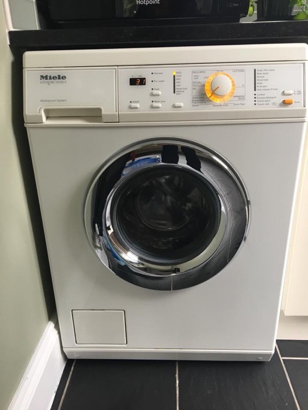 WORKING* MIELE SOFTRONIC W435E WASHING MACHINE FOR SPARES / REPAIR