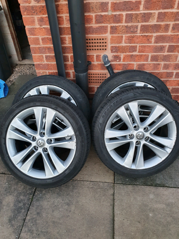 Vauxhall zafira tourer 18 inch wheels in Stechford, West Midlands