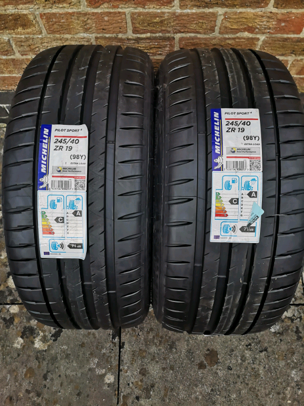 2x 245/40R19 Michelin Pilot Sport 4 in Royal Wootton Bassett