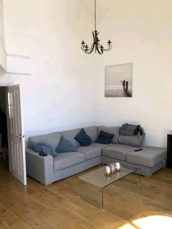 Mezzanine Floor With Large Bedroom And En Suite In Brentry Bristol Gumtree