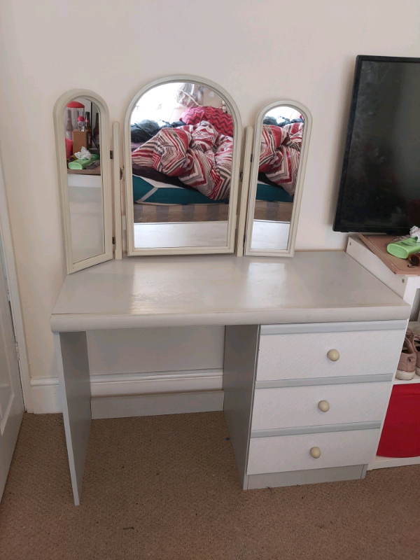 DRESSING TABLE / VANITY TABLE WITH MIRROR AND DRAWERS | in ...