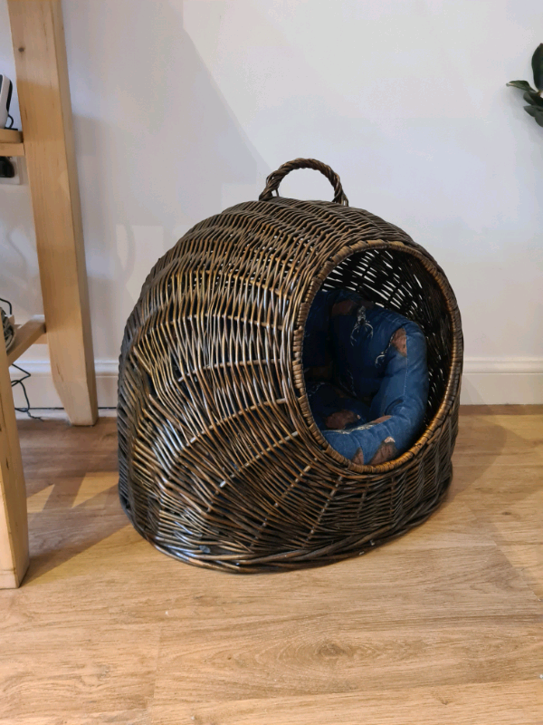 Wicker Cat 'Cave' Basket with Danish Design Stag Bed in Ellon