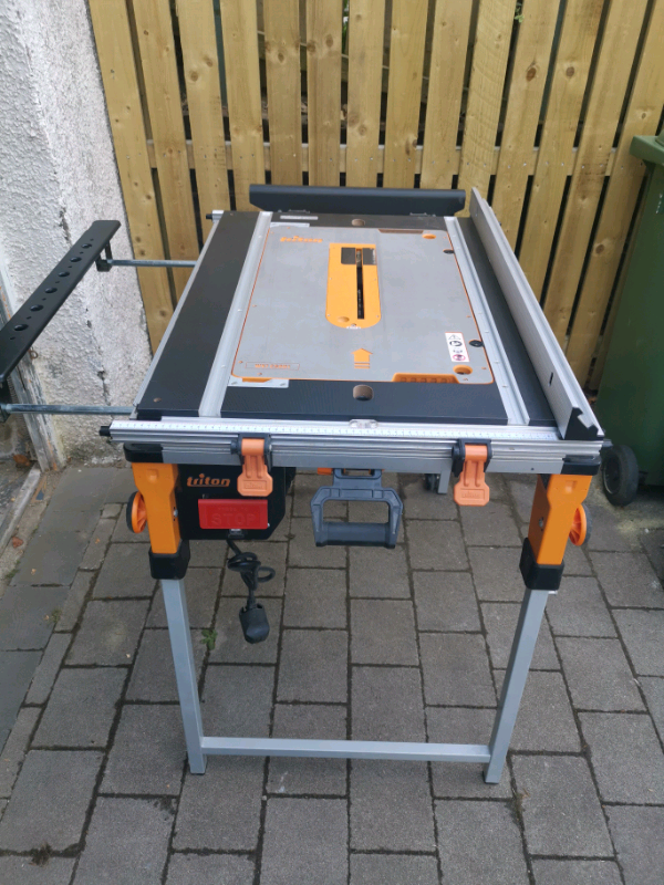 Table saw Triton / router table / 2x routers dust collection in