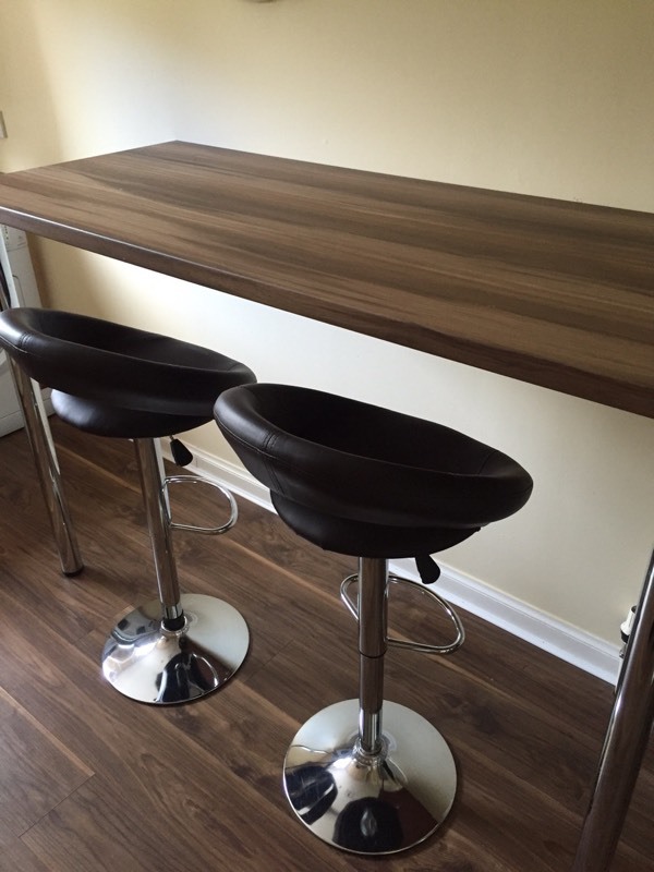 Breakfast bar solid worktop legs brackets in Paisley, Renfrewshire