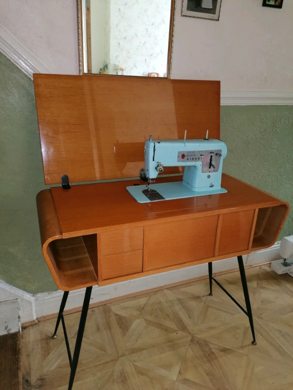 Singer sewing machine and table 1960s 348? in Darlington, County