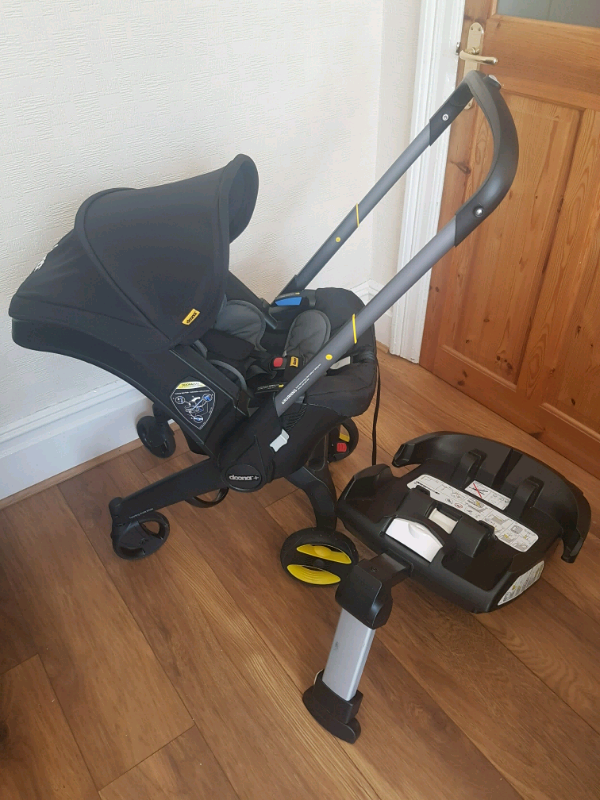 Doona car seat stroller with isofix Hardly used in Chadderton