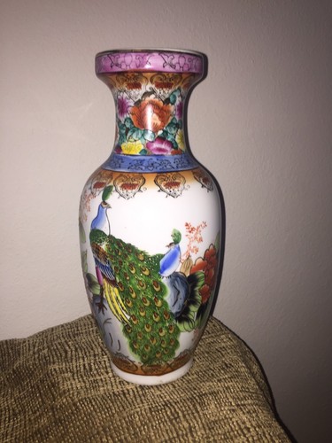 PEACOCK & FLORAL VASE ASIAN THEMED GOLD TRIM THROUGHOUT IMARI STYLE