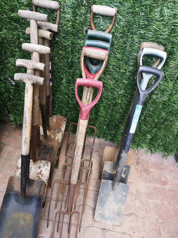 GARDEN TOOLS SPADES SHOVELS FORKS in Motherwell, North Lanarkshire