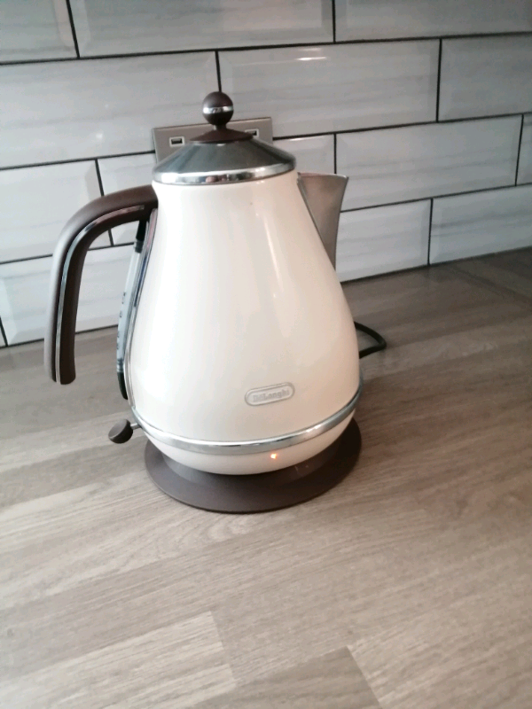 Delonghi Cream Icona Kettle in Bromley Cross, Manchester Gumtree