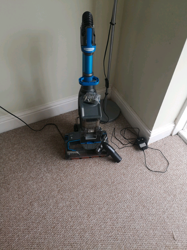 Shark Cordless Flexology Hoover perfect condition with 1 battery in