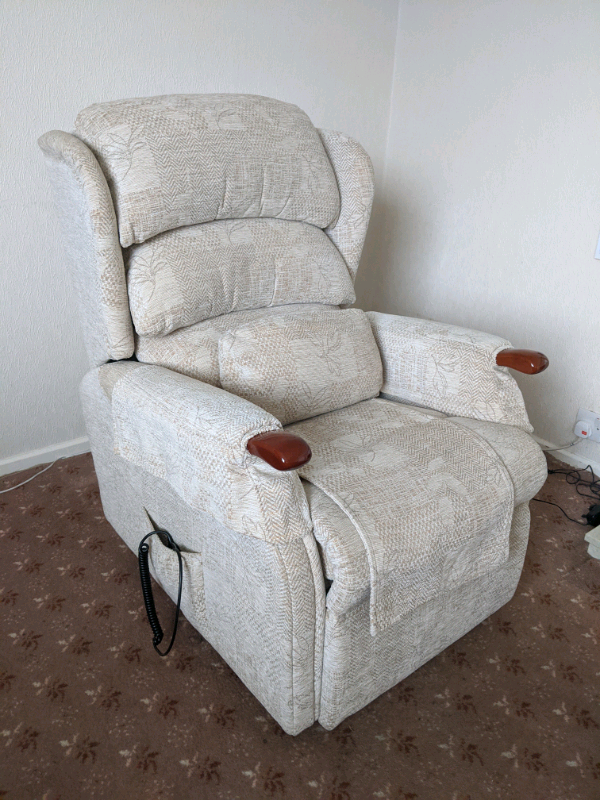 Electric recliner chair | in Prestwick, South Ayrshire | Gumtree