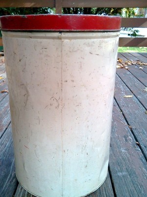 VINTAGE METAL FLOUR TIN