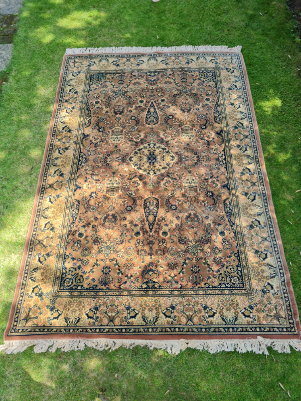 Persian style rug 300x200cm in Winchester, Hampshire Gumtree