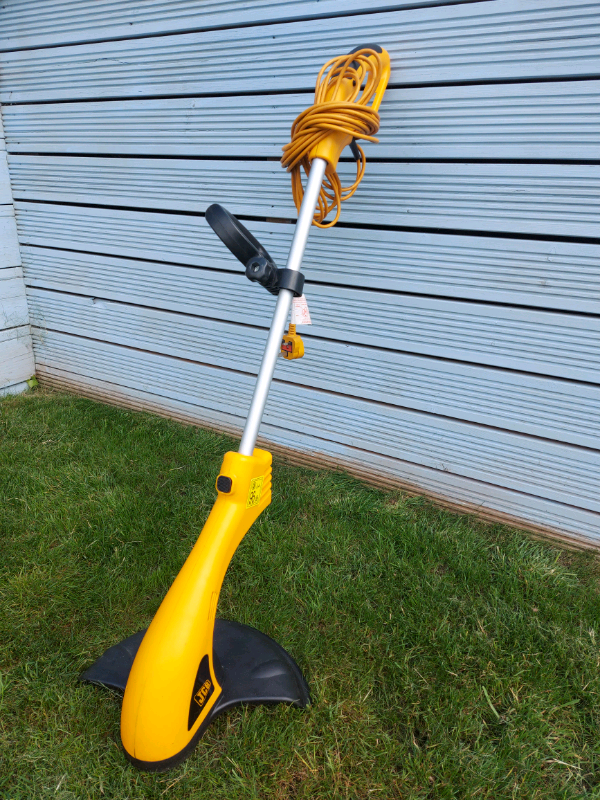 grass strimmer hire