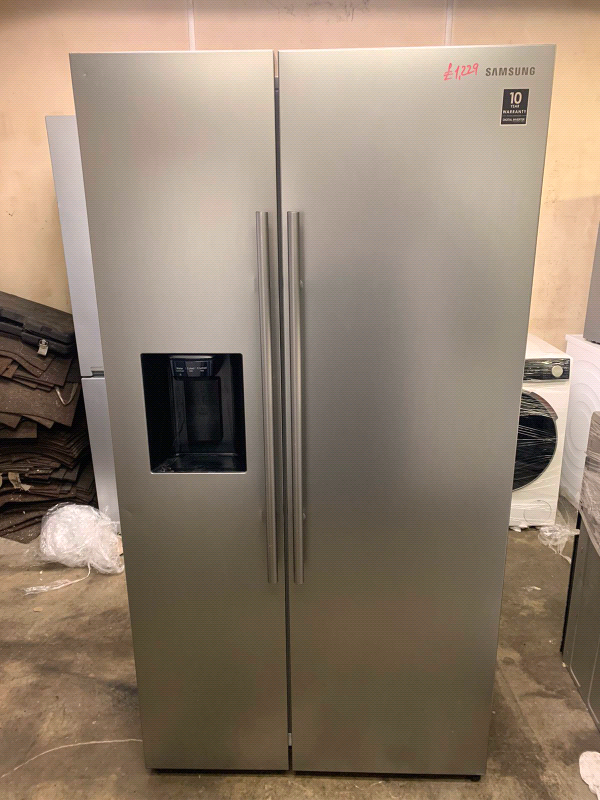 SAMSUNG STAINLESS STEEL DOUBLE DOOR AMERICAN STYLE FRIDGE FREEZER WITH in Cheltenham