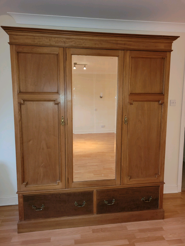 Solid Oak Wood 3 Door Triple Wardrobe with Mirror and 2 Drawers. in