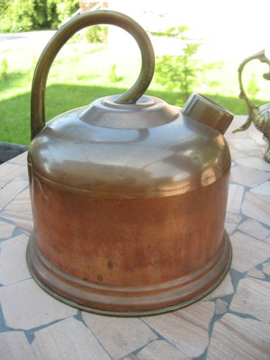 VTG SUPER CUTE TEA CADLE COOPER & BRASS 8''INCHES TALL