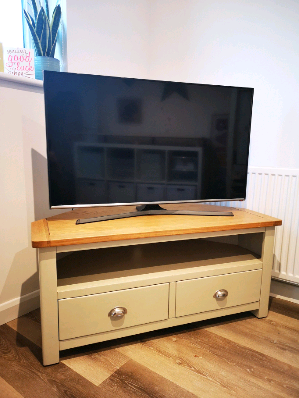 Oak top corner TV Table in Livingston, West Lothian Gumtree