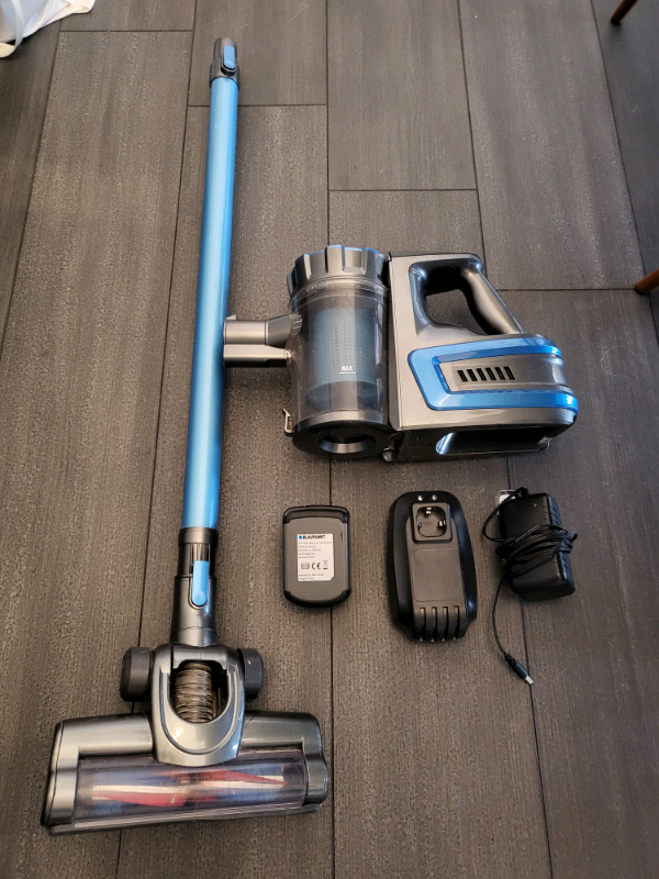 spares or repairs Blaupunkt cordless hoover with battery & charger in