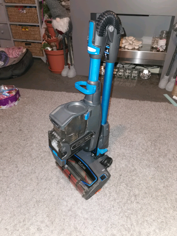 Shark IF200UK DuoClean Cordless Vacuum Cleaner in Darwen, Lancashire