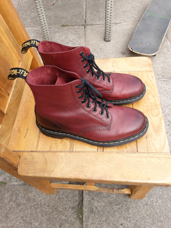 lebron shoes with 3 straps