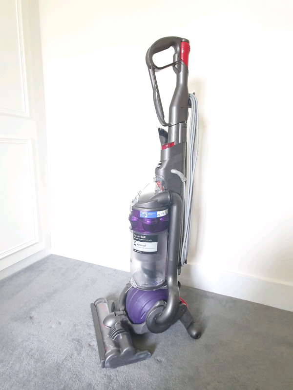 Dyson DC25 ONLY 7 MONTHS OLD USAGE dc25 vacuum cleaner | in Sutton