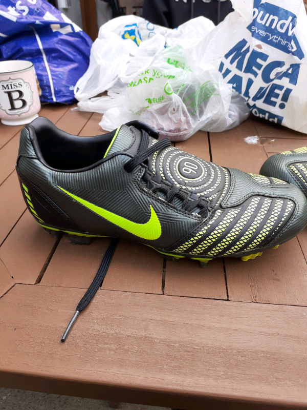 Retro Rare Total 90 Nike Football Boots Size 7 Like New in Redcar