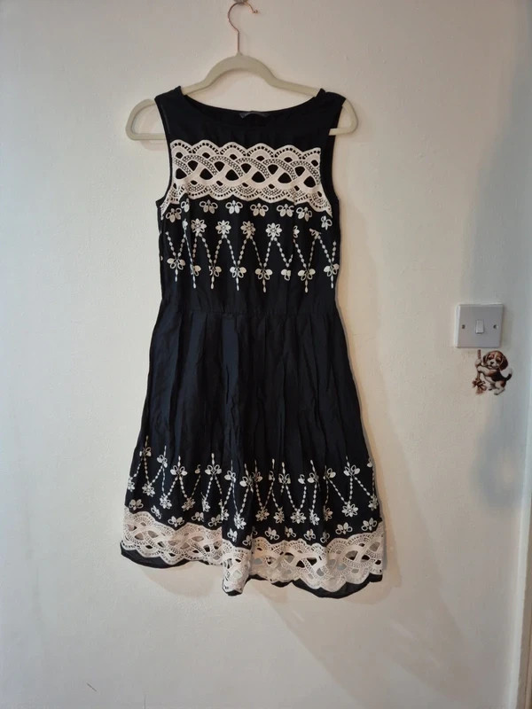 Marks & Spencer Black and Cream Detailing Dress - Size 10 - Excellent Condition