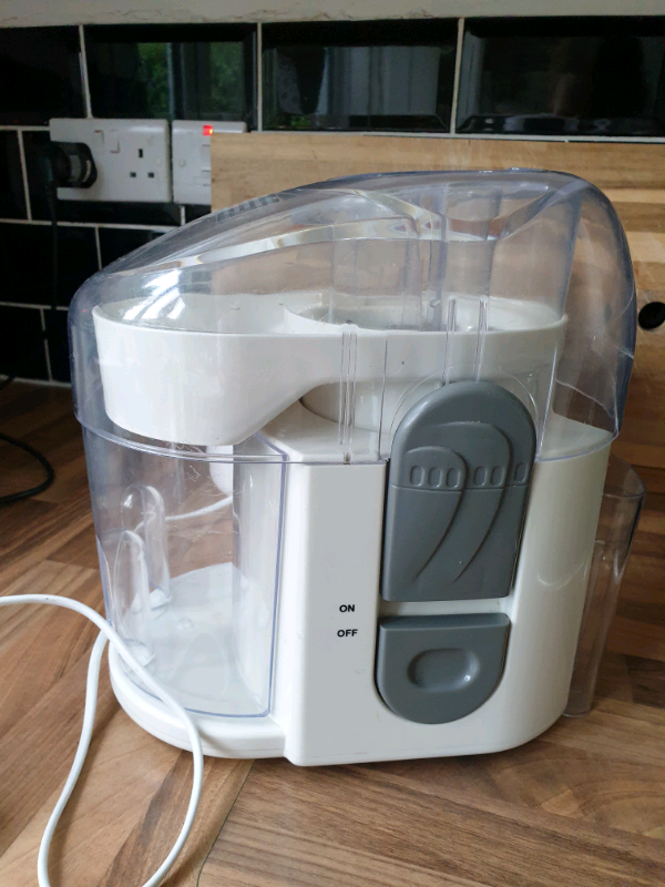 Juicer tesco. very good condition. parts removeable and dishwasher sa