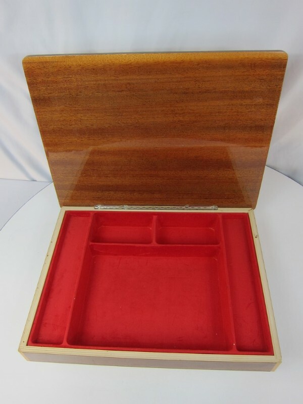 PAIR OF RARE VINTAGE ITALIAN SURRIENTO JEWELRY STORAGE END TABLE MUSIC BOXES